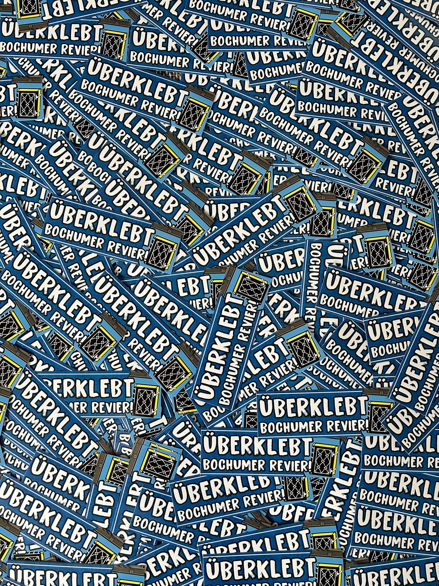 Aufkleber „Überklebt“